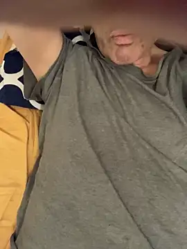 ParisSlut online show from April 16, 10:12 pm