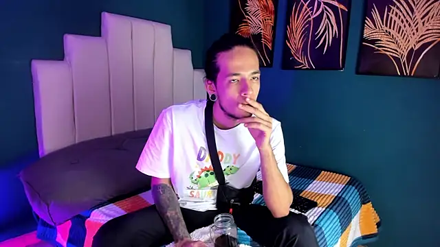 Skinny Mac online show from June 15, 1:47 pm