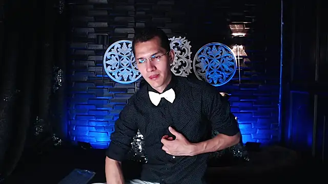 MilanDavid1 online show from April 4, 5:43 pm