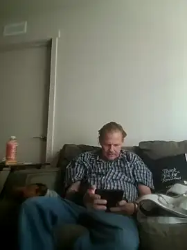 yourMasterisBored online show from April 18, 7:58 pm