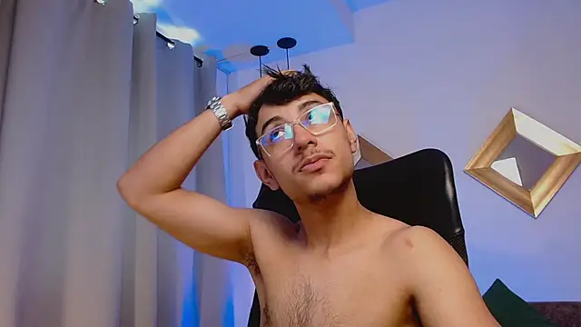 Vezzx online show from March 31, 6:42 pm