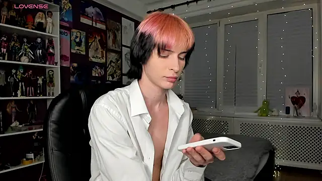 sweet peach    online show from May 17, 7:43 pm