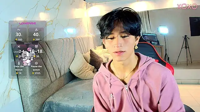 cococumps online show from April 21, 11:05 am
