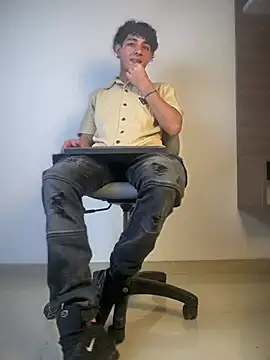 Connor Turner online show from March 20, 1:26 pm