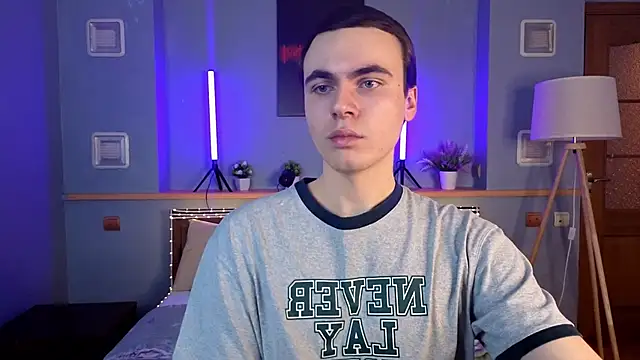 istairee1 online show from March 22, 9:03 am