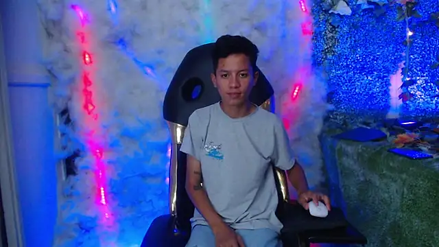 camilo hott3 online show from March 26, 9:08 pm