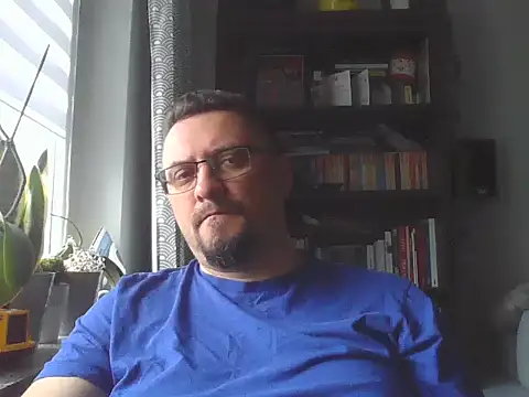 19cmSlave online show from May 8, 10:38 am