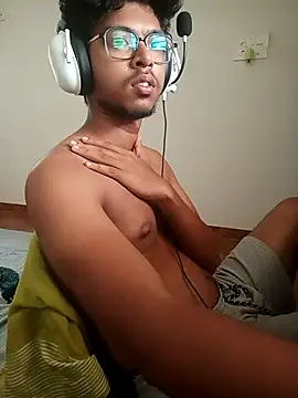 letsplaygame online show from May 12, 6:33 am