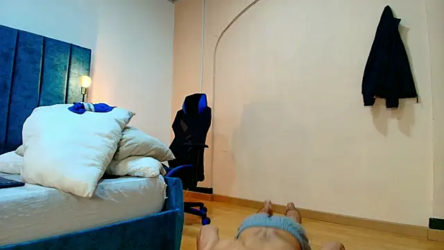 Pablo Cruzz online show from April 5, 9:11 pm