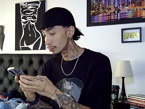 pippe hot22 online show from April 8, 4:05 pm