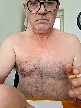 julenvcia online show from April 30, 1:29 pm