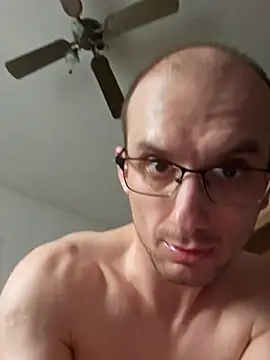 UpbeatXiphias online show from April 10, 3:41 pm