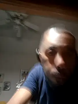 Willybigcock1981 online show from May 19, 3:46 am