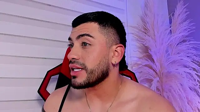 Alexander Diazz online show from May 9, 8:10 pm