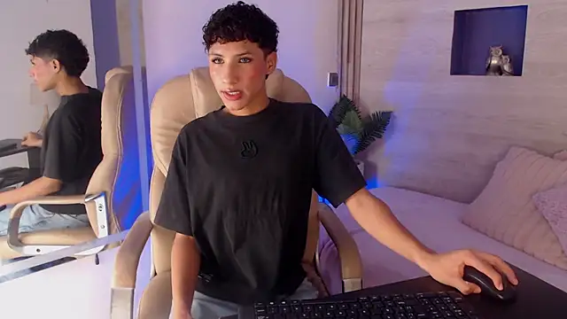 Velvet An online show from May 10, 2:57 am