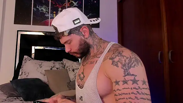 Matius Foxtter online show from April 17, 3:58 pm