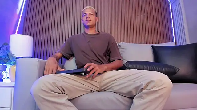 Omen20  online show from April 9, 12:22 pm