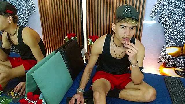 Skinny cute Alyer online show from May 25, 3:13 am