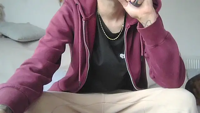 valentinodu31 online show from April 12, 12:06 pm