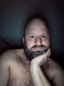 awagner1983 online show from April 11, 9:02 am