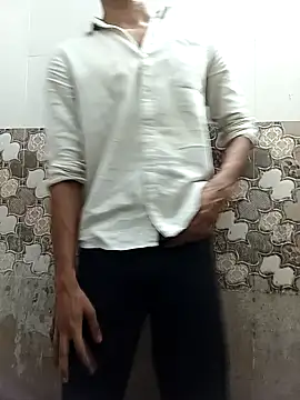 itsmemadhu2019 online show from May 24, 12:55 pm