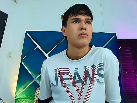 EdwinBoys online show from April 17, 12:52 pm