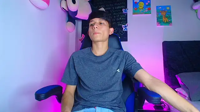 bryan hot 23 online show from April 20, 8:33 pm