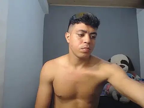 axelnoirx online show from April 24, 1:19 am