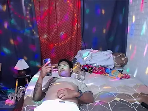 FleeCruz online show from April 25, 4:37 am