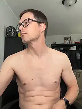dadbod847364 online show from May 5, 8:31 pm