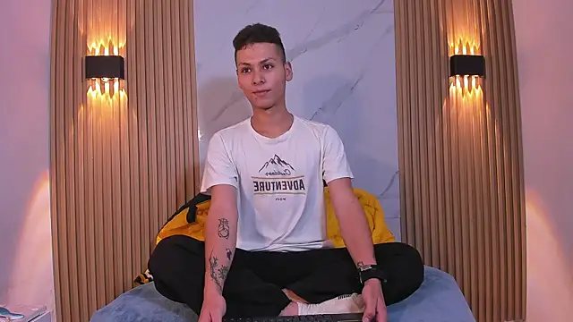 IM ANGELPRESTON online show from May 2, 11:24 am