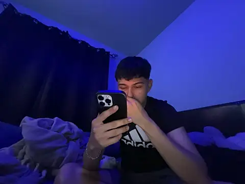Iantwinkguy21 online show from May 4, 2:46 am