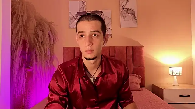 isaacblaze  online show from May 19, 4:41 am