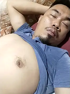 Renatolovearmpits online show from May 27, 12:24 pm