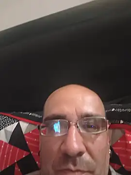 Larback2026 online show from June 2, 4:35 am