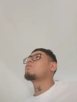 elnenedetusojos online show from June 4, 6:36 pm
