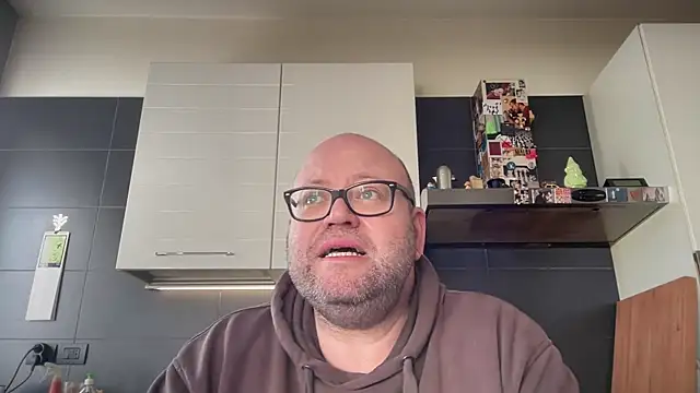 theitalianbear online show from March 29, 6:57 am