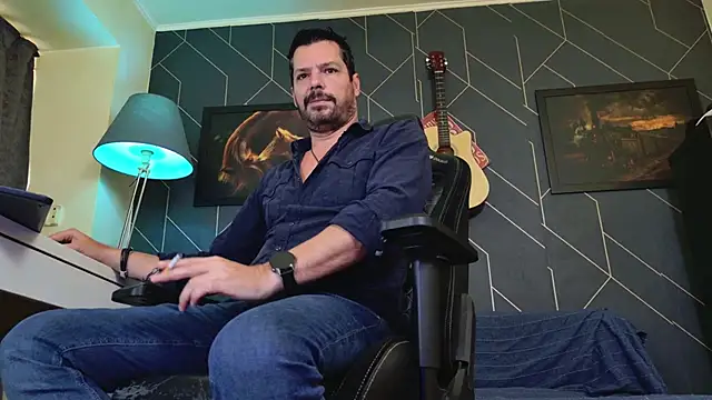 ChrisKox online show from March 16, 6:06 am