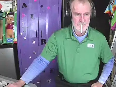 Snapshot of Sweet_Sexy1963 chatting on January 3, 5:06 am Sweet Sexy1963 online show from January 3, 5:06 am