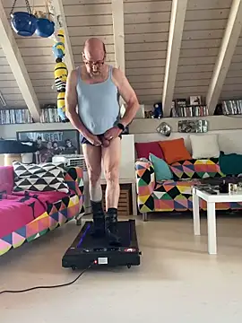 wankcellar online show from June 13, 9:29 am