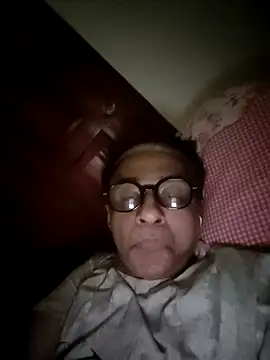 iamkahn 44 online show from April 14, 6:35 am