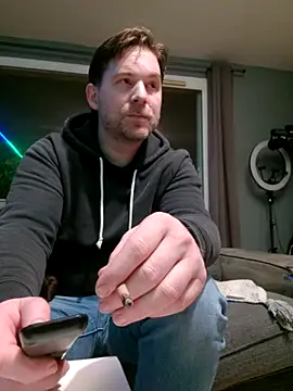 tom sauwer online show from April 15, 11:15 pm