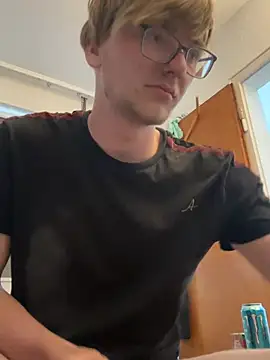 Sven132 online show from April 27, 5:19 pm