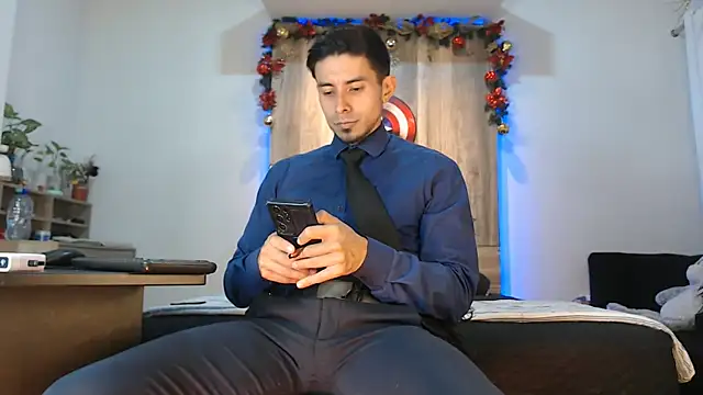 Andrew 4  online show from December 16, 1:56 am