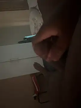 Snapshot of BBC-RAWCOCK chatting on February 18, 4:37 am BBC-RAWCOCK online show from February 18, 4:37 am