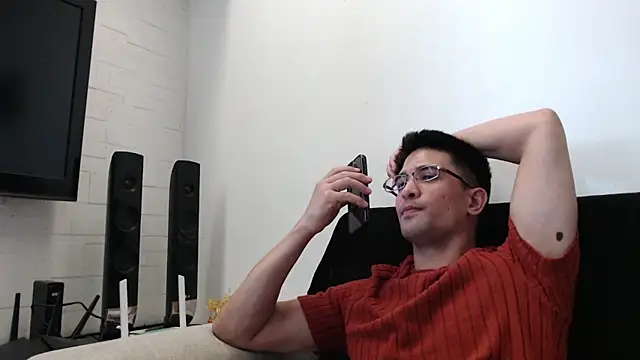 Snapshot of SebastianReiss chatting on March 19, 7:51 am SebastianReiss online show from March 19, 7:51 am