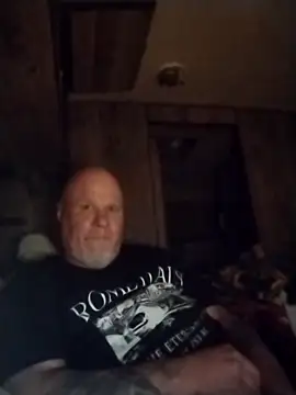 Reddog833 online show from March 1, 9:09 am