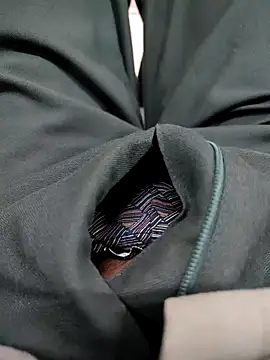 rocksred1 online show from April 13, 3:12 pm