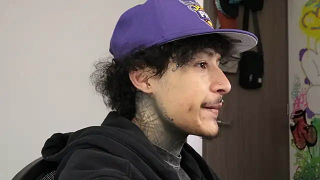 trieone online show from March 24, 2:22 pm