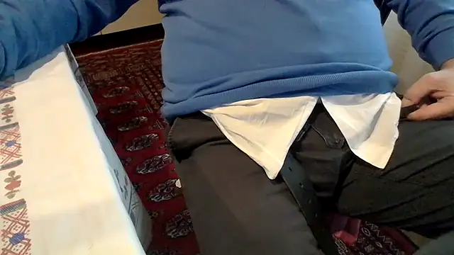 polloiw online show from April 15, 3:23 pm